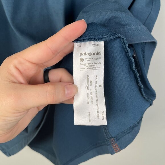Patagonia Blue Casual Polo Shirt Men's Sz. M Golf Casual Organic Cotton Polo - Picture 7 of 7